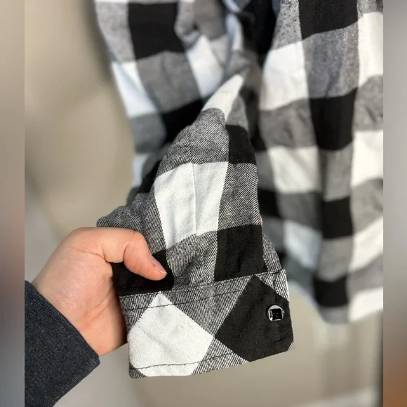 SHEIN Black and White Checkered Top - Picture 3 of 8